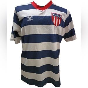 Umbro USA blue white stripes red trim short sleeves soccer jersey Sz L